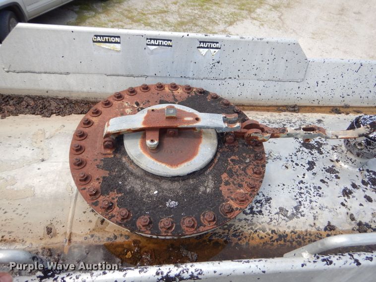 image for item GN9324 1986 VIM tank trailer