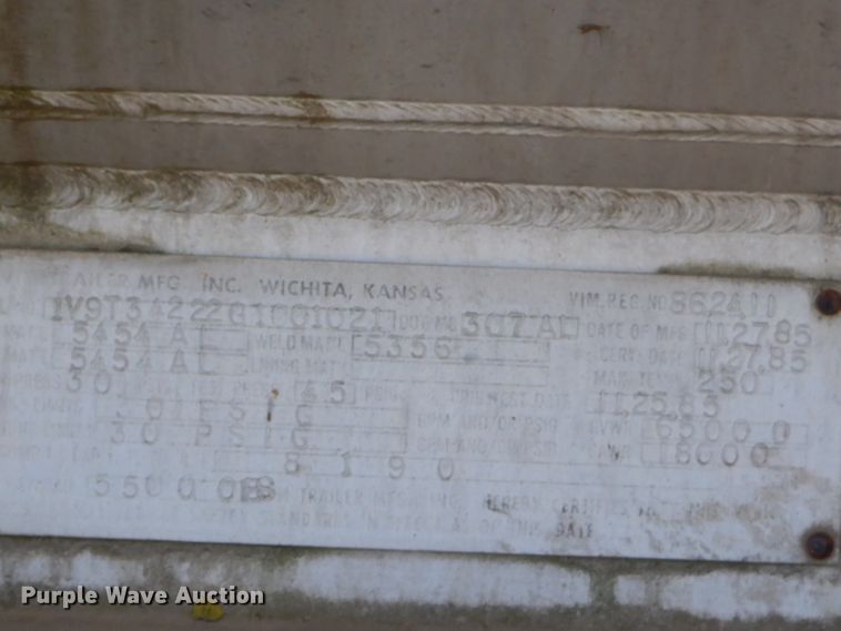 image for item GN9324 1986 VIM tank trailer