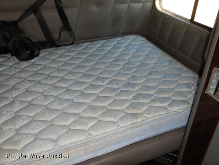 image for item GN9339 2014 Peterbilt 389 semi truck