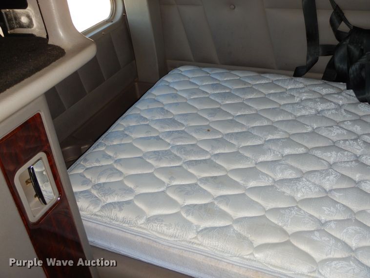 image for item GN9339 2014 Peterbilt 389 semi truck