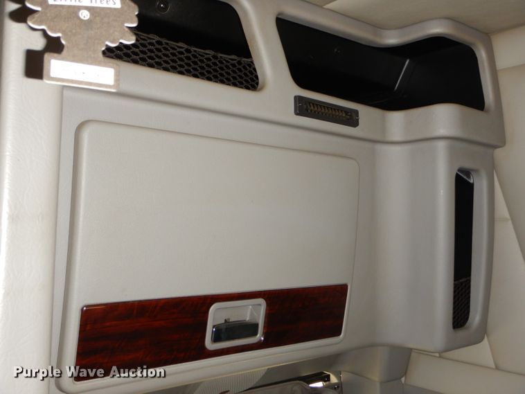 image for item GN9339 2014 Peterbilt 389 semi truck