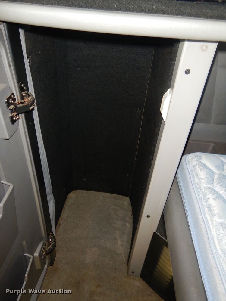 image for item GN9339 2014 Peterbilt 389 semi truck