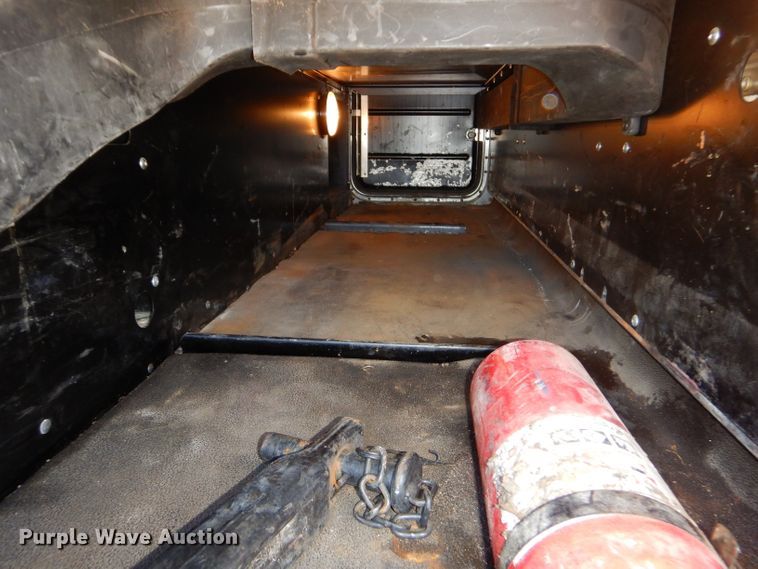 image for item GN9339 2014 Peterbilt 389 semi truck