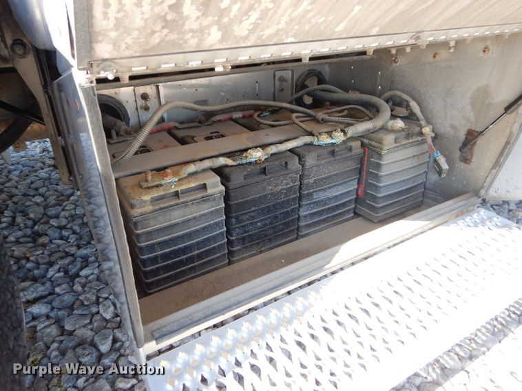 image for item GN9339 2014 Peterbilt 389 semi truck