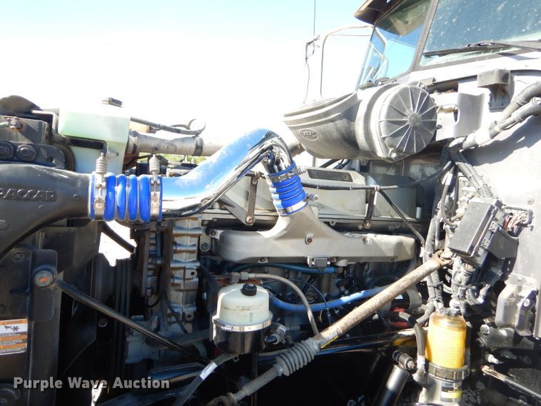 image for item GN9339 2014 Peterbilt 389 semi truck