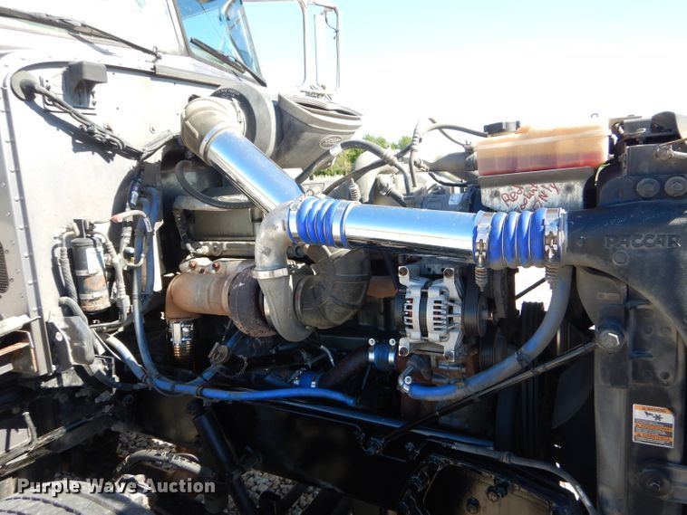 image for item GN9339 2014 Peterbilt 389 semi truck