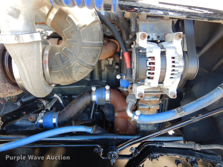 image for item GN9339 2014 Peterbilt 389 semi truck