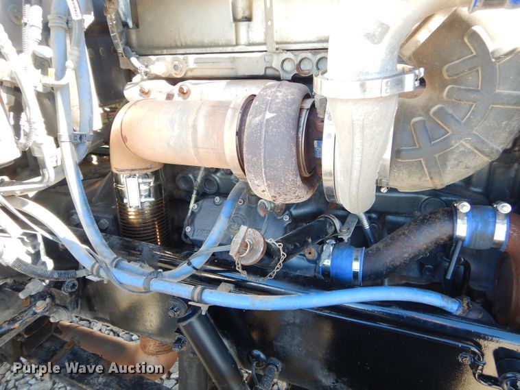 image for item GN9339 2014 Peterbilt 389 semi truck