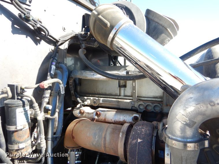 image for item GN9339 2014 Peterbilt 389 semi truck