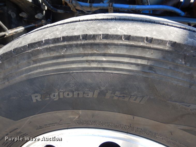 image for item GN9339 2014 Peterbilt 389 semi truck