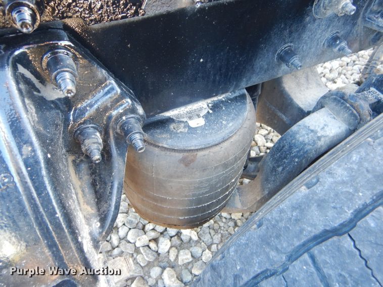 image for item GN9339 2014 Peterbilt 389 semi truck