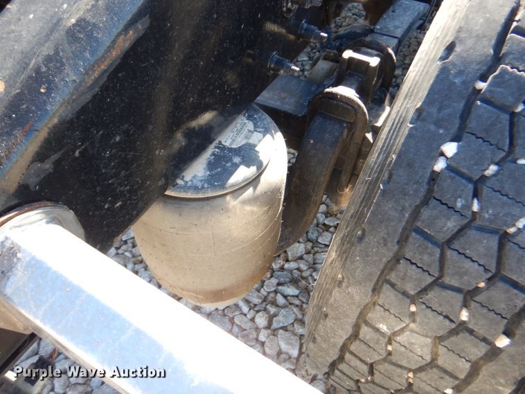 image for item GN9339 2014 Peterbilt 389 semi truck