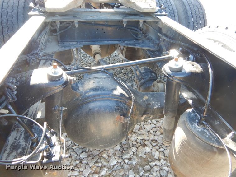 image for item GN9339 2014 Peterbilt 389 semi truck