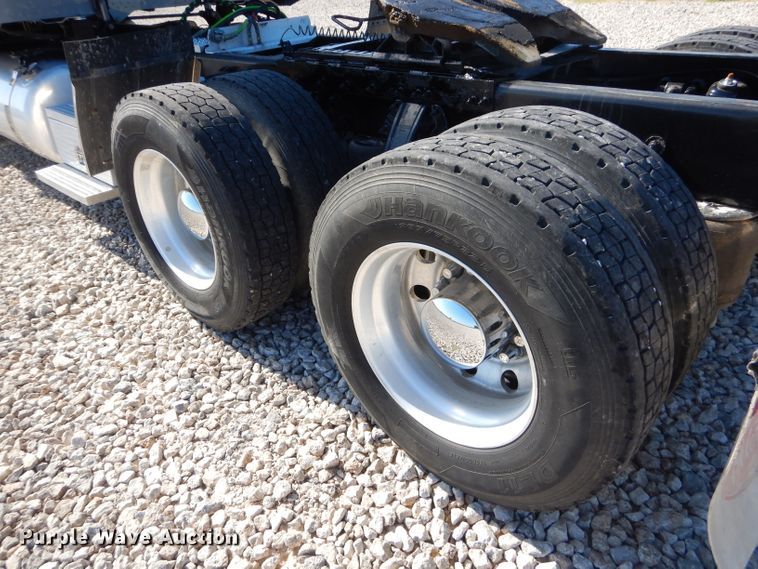 image for item GN9339 2014 Peterbilt 389 semi truck