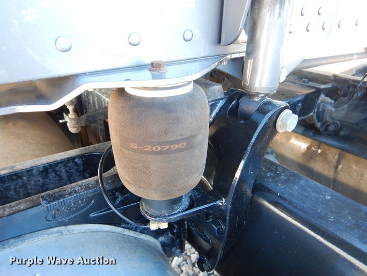 image for item GN9339 2014 Peterbilt 389 semi truck