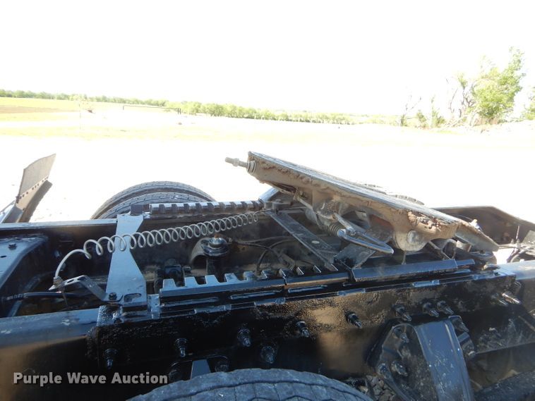 image for item GN9339 2014 Peterbilt 389 semi truck