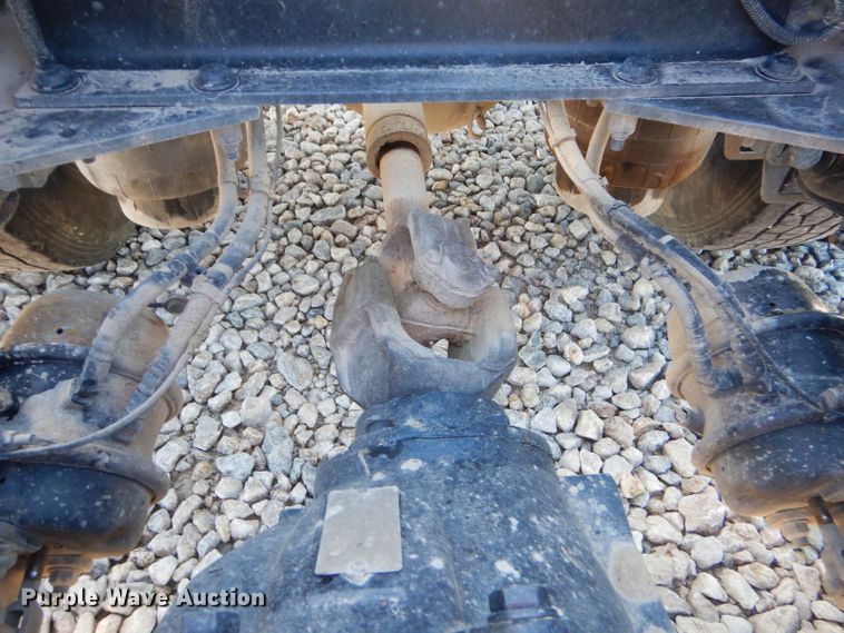 image for item GN9339 2014 Peterbilt 389 semi truck