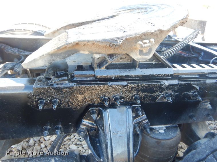 image for item GN9339 2014 Peterbilt 389 semi truck