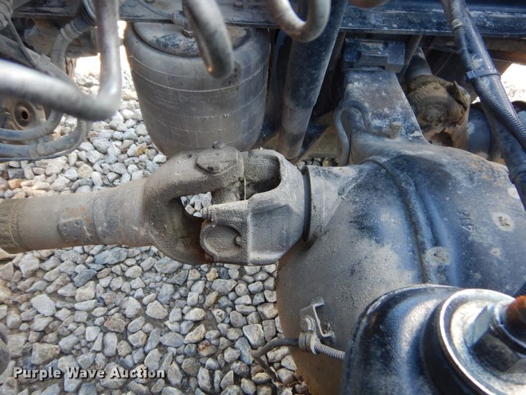 image for item GN9339 2014 Peterbilt 389 semi truck