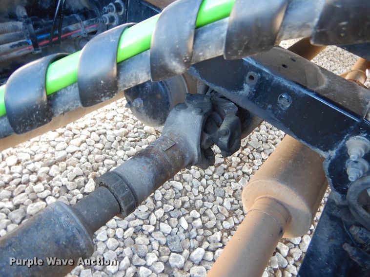 image for item GN9339 2014 Peterbilt 389 semi truck