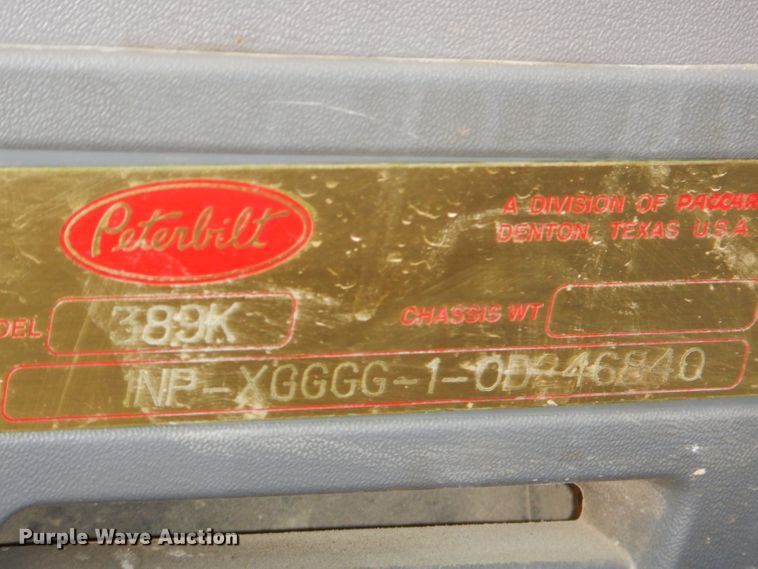 image for item GN9339 2014 Peterbilt 389 semi truck