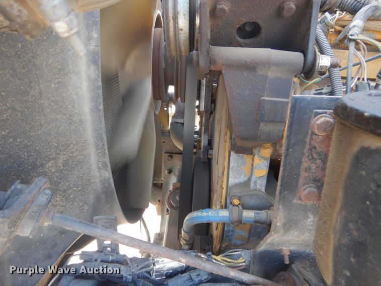 image for item GW9792 1999 International 9100 semi truck