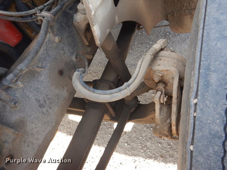 image for item GW9792 1999 International 9100 semi truck