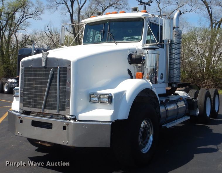 image for item GW9820 1991 Kenworth T800 semi truck