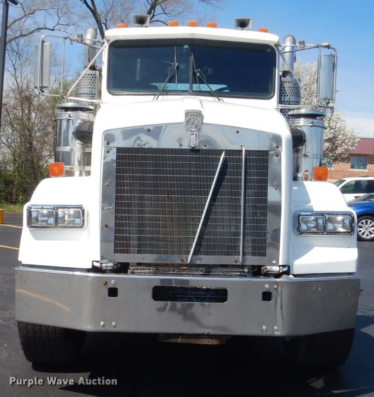 image for item GW9820 1991 Kenworth T800 semi truck