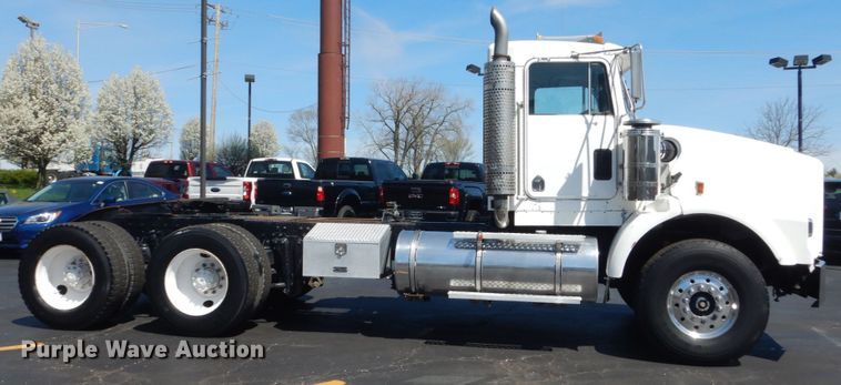 image for item GW9820 1991 Kenworth T800 semi truck