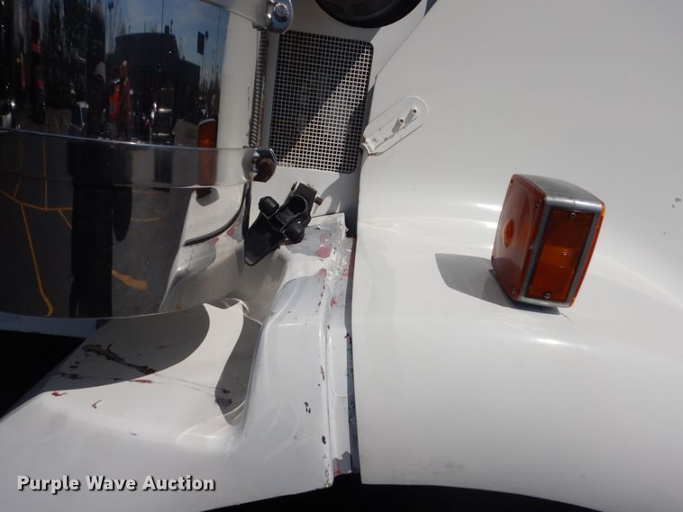 image for item GW9820 1991 Kenworth T800 semi truck