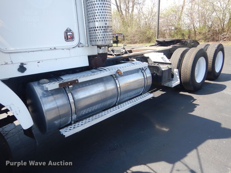 image for item GW9820 1991 Kenworth T800 semi truck