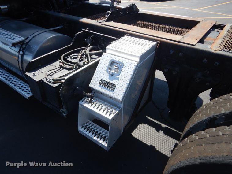 image for item GW9820 1991 Kenworth T800 semi truck