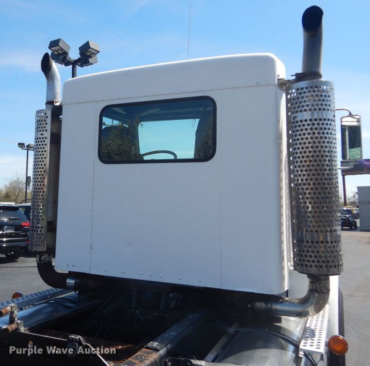 image for item GW9820 1991 Kenworth T800 semi truck