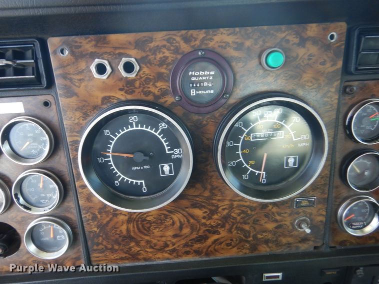 image for item GW9820 1991 Kenworth T800 semi truck