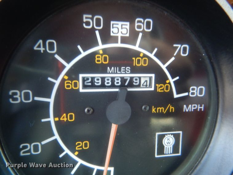 image for item GW9820 1991 Kenworth T800 semi truck