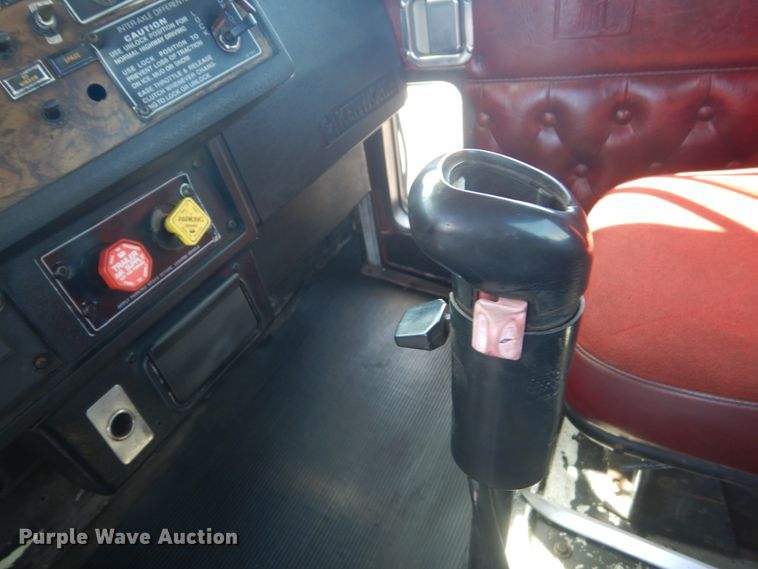 image for item GW9820 1991 Kenworth T800 semi truck