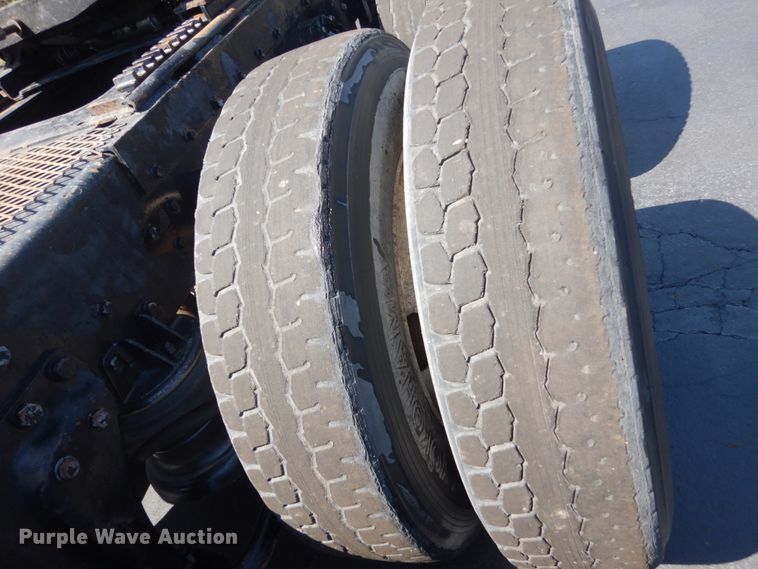 image for item GW9820 1991 Kenworth T800 semi truck