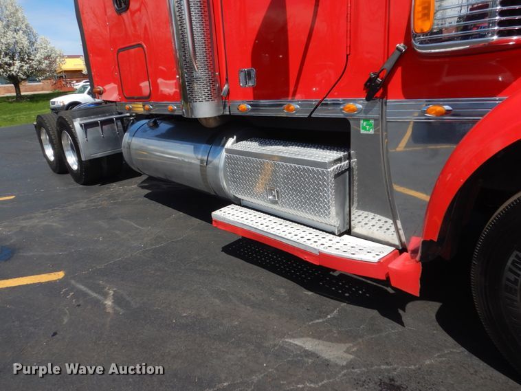 image for item GW9821 2014 Freightliner Coronado glider kit semi truck