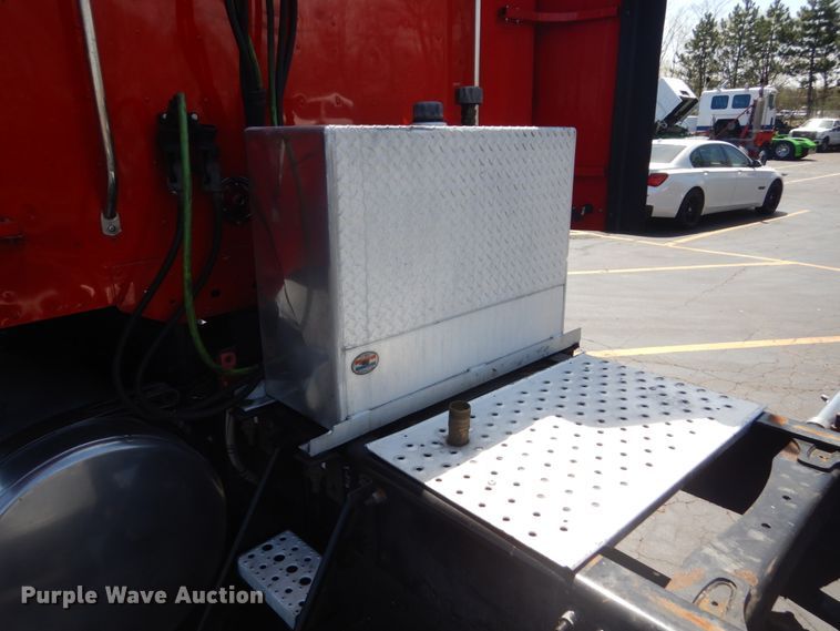 image for item GW9821 2014 Freightliner Coronado glider kit semi truck