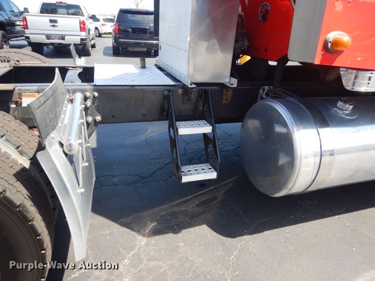 image for item GW9821 2014 Freightliner Coronado glider kit semi truck