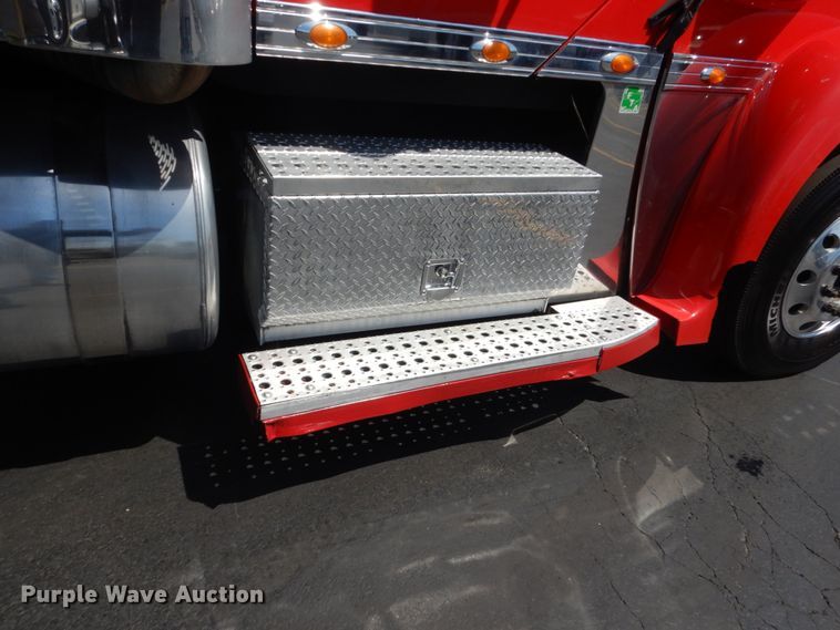 image for item GW9821 2014 Freightliner Coronado glider kit semi truck