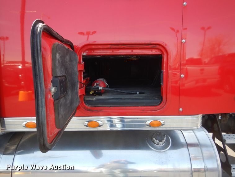 image for item GW9821 2014 Freightliner Coronado glider kit semi truck