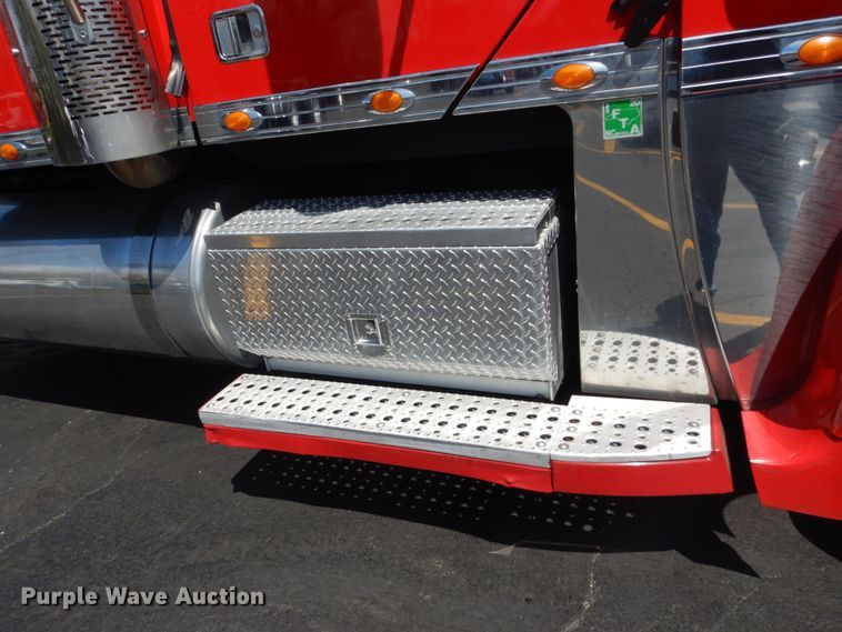 image for item GW9821 2014 Freightliner Coronado glider kit semi truck