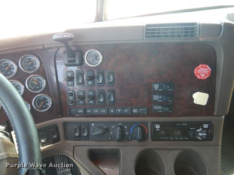 image for item GW9821 2014 Freightliner Coronado glider kit semi truck