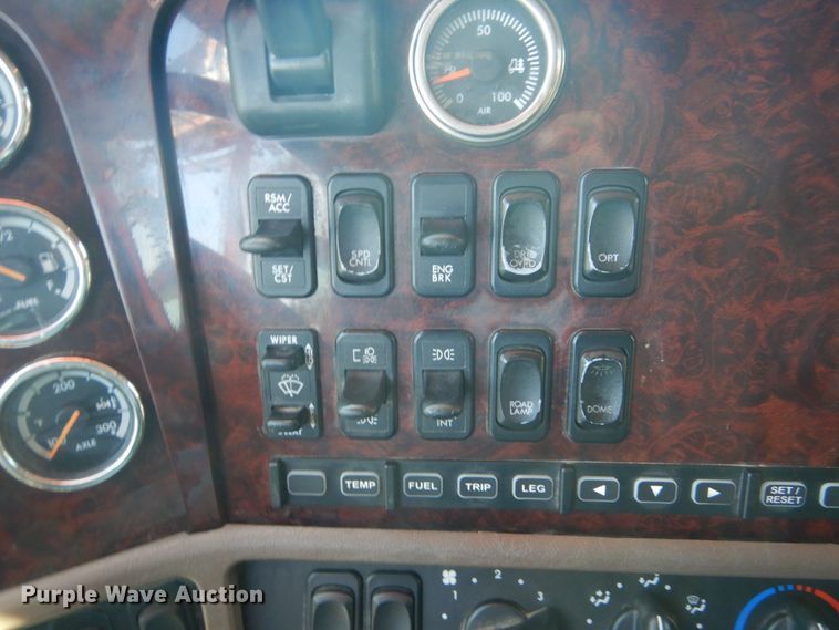 image for item GW9821 2014 Freightliner Coronado glider kit semi truck