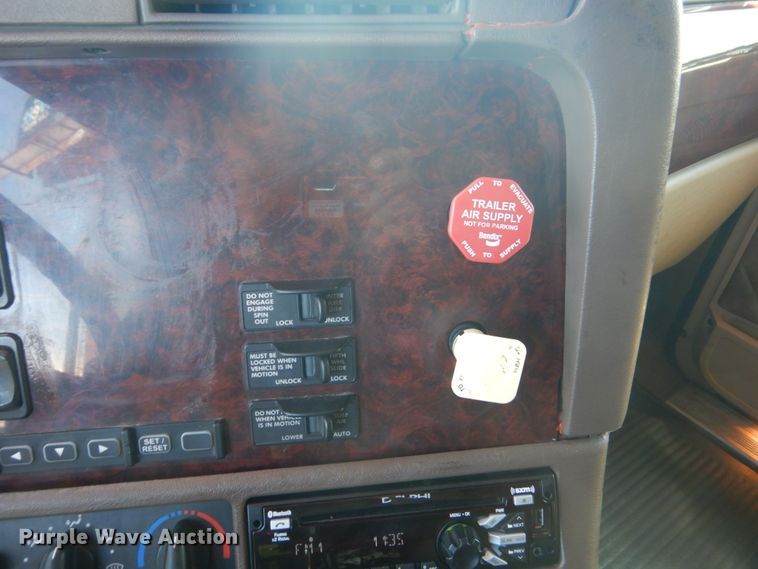 image for item GW9821 2014 Freightliner Coronado glider kit semi truck