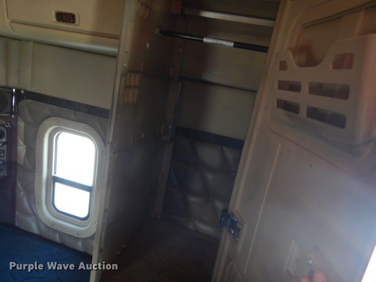 image for item GW9821 2014 Freightliner Coronado glider kit semi truck