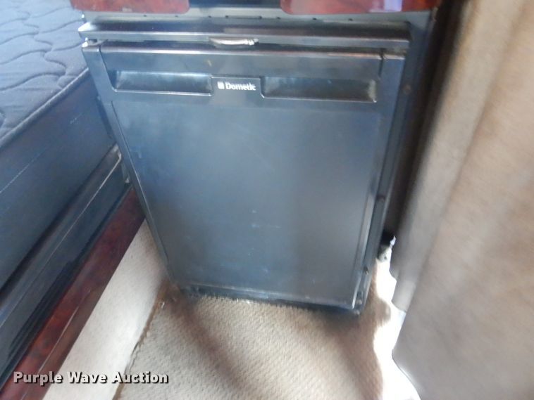 image for item GW9821 2014 Freightliner Coronado glider kit semi truck