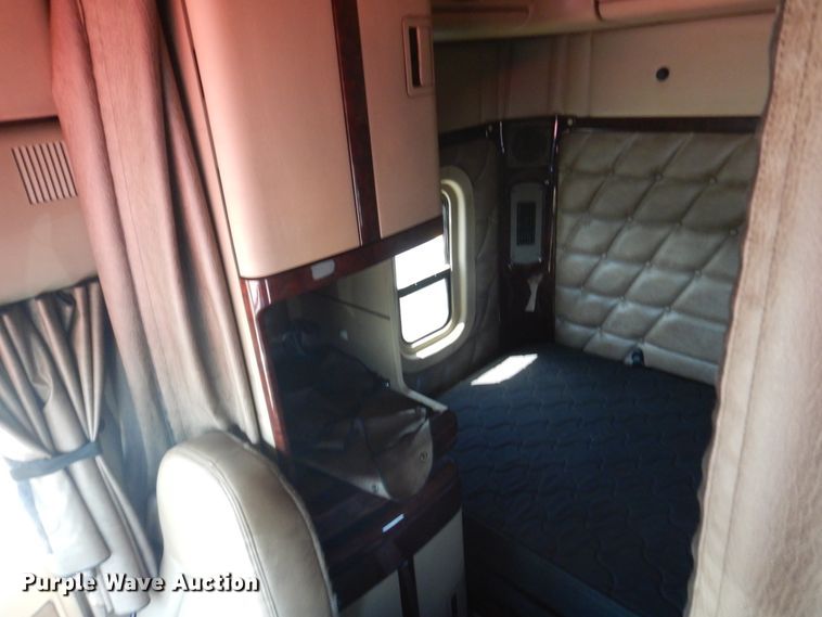 image for item GW9821 2014 Freightliner Coronado glider kit semi truck